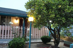 Exterior - Riverside Inn & Suites Santa Cruz (Santa Cruz)
