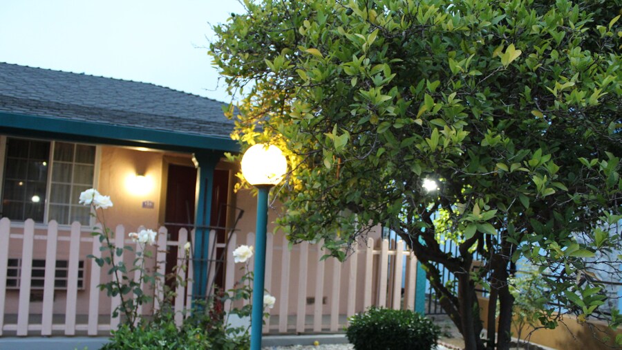 Riverside Inn & Suites Santa Cruz