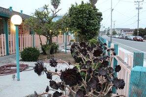 Exterior - Riverside Inn & Suites Santa Cruz (Santa Cruz)