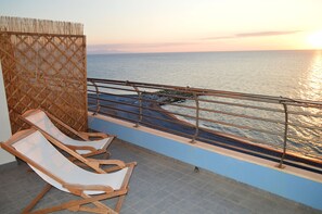 Superior Double or Twin Room, Sea View | In-room safe, desk, cots/infant beds, free WiFi