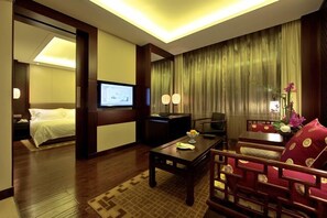 Suite Executive, vista fiume | Orologio con sveglia