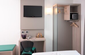 Minibar, Zimmersafe, Schreibtisch, schallisolierte Zimmer