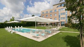 Piscina stagionale all'aperto