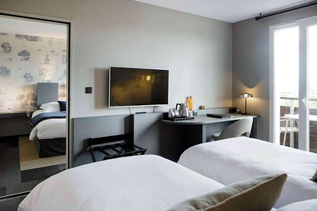 1 bedroom, premium bedding, pillow-top beds, minibar