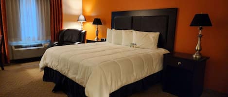 Ylelliset vuodevaatteet, työpöytä