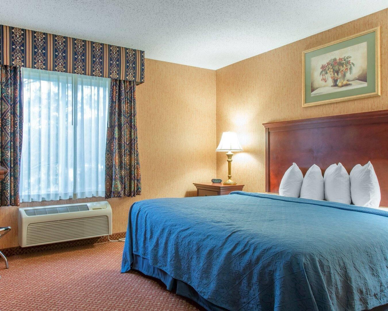 Suite, 1 King Bed, Accessible, Non Smoking | Iron/ironing board, free WiFi, bed sheets