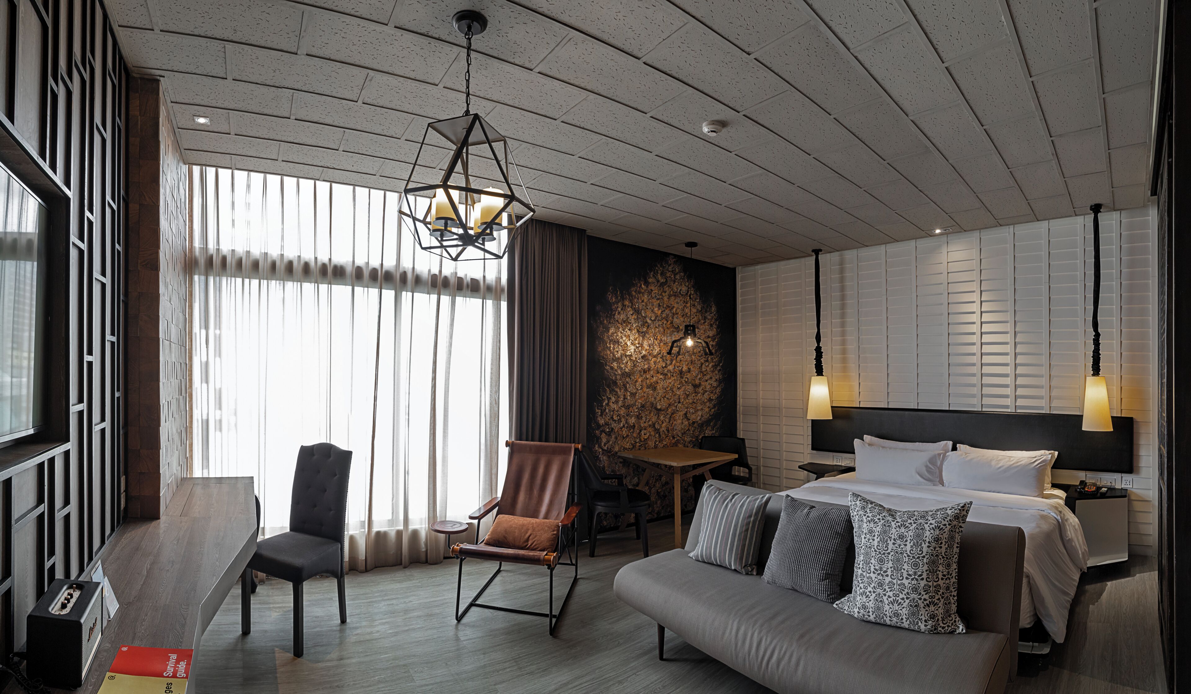 Heritage Suite 1 King | 客房内保险箱、特色装修、特色家居、办公桌