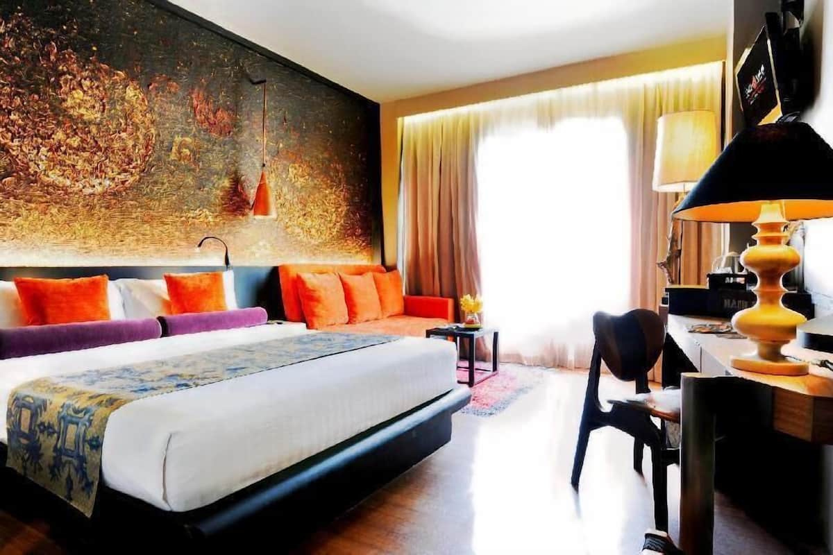 In-room safe, individually decorated, individually furnished, desk