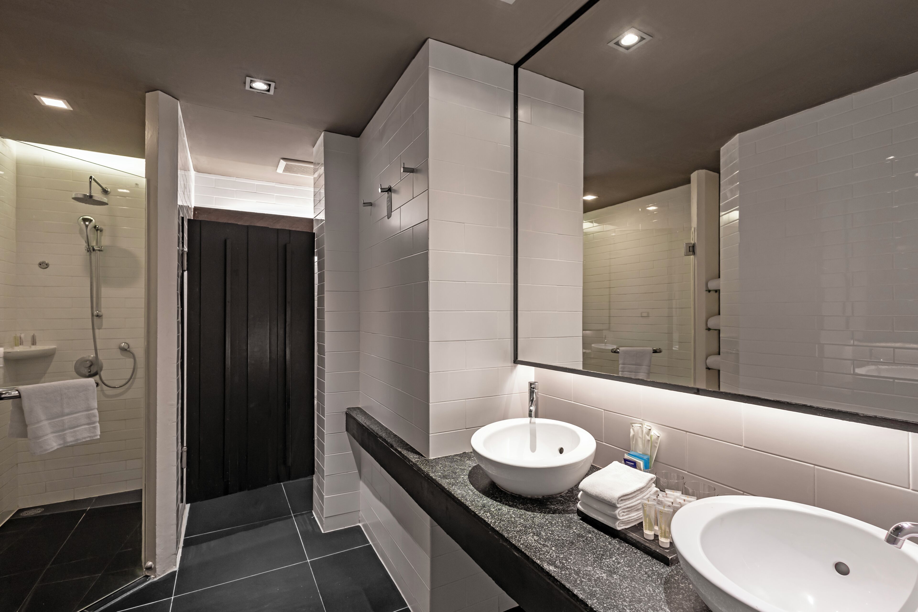 Deluxe Triple 3 Singles | Banheiro | Produtos de toalete grátis, secador de cabelo, roupões de banho 