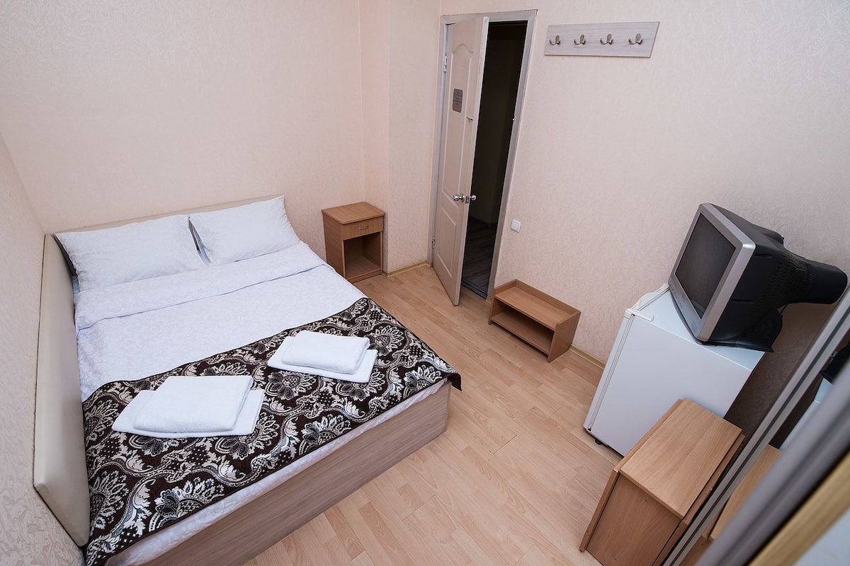 Economy Double Room, No Windows | Hypo-allergenic bedding available, soundproofing, WiFi (free)