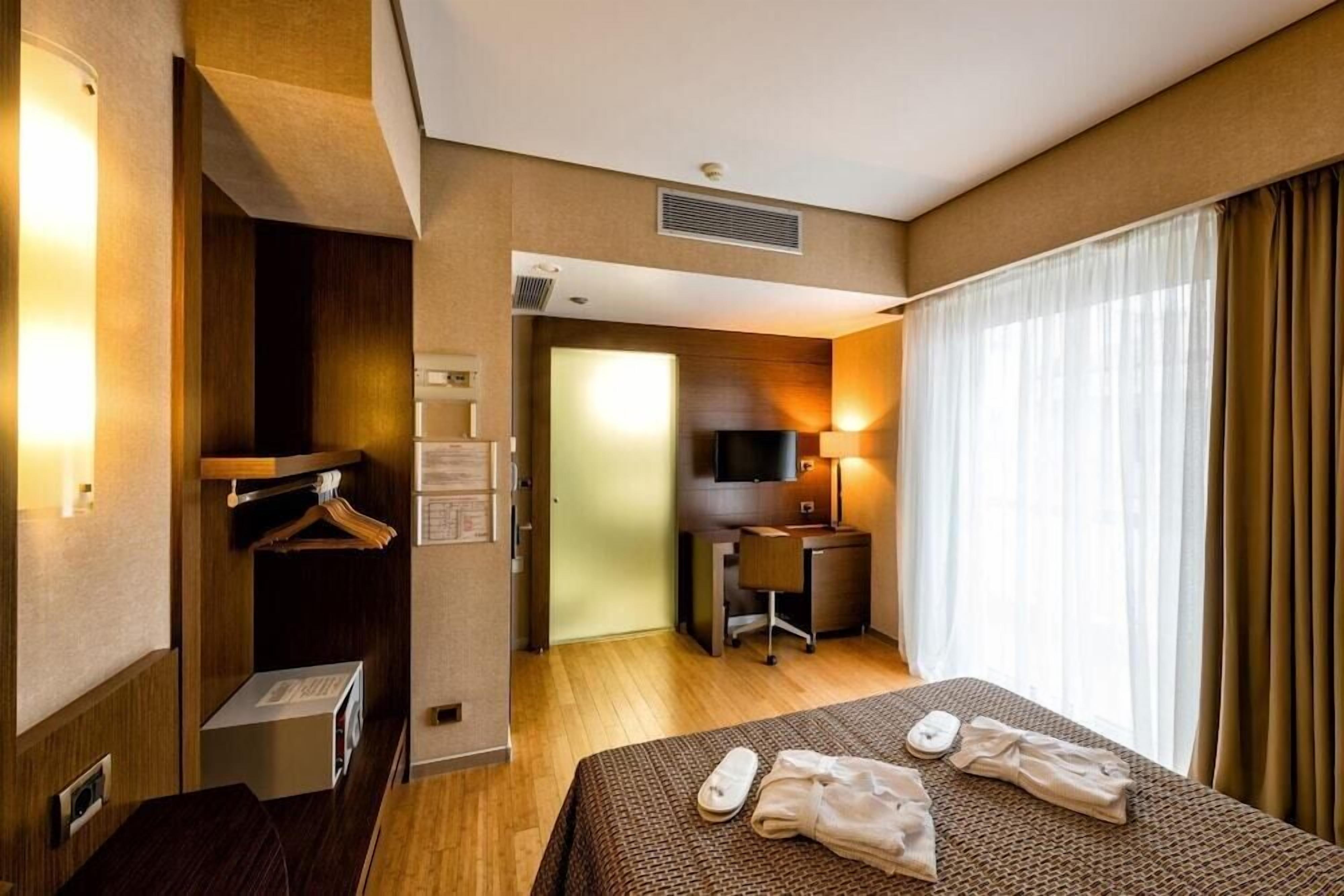 Minibar, in-room safe, desk, blackout curtains