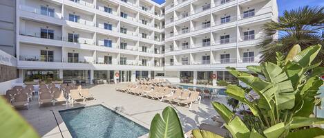 Indoor pool, outdoor pool, sun loungers