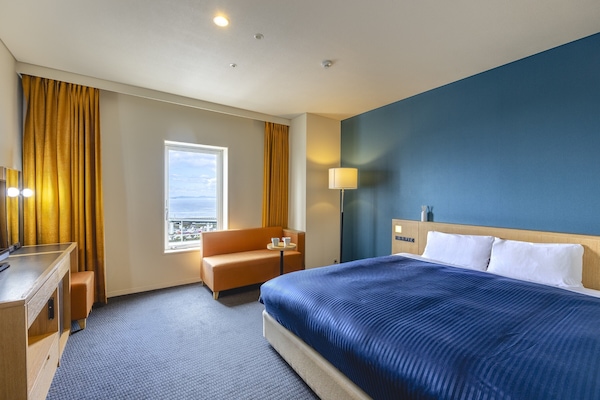 Cofres nos quartos, escrivaninha, quartos à prova de som