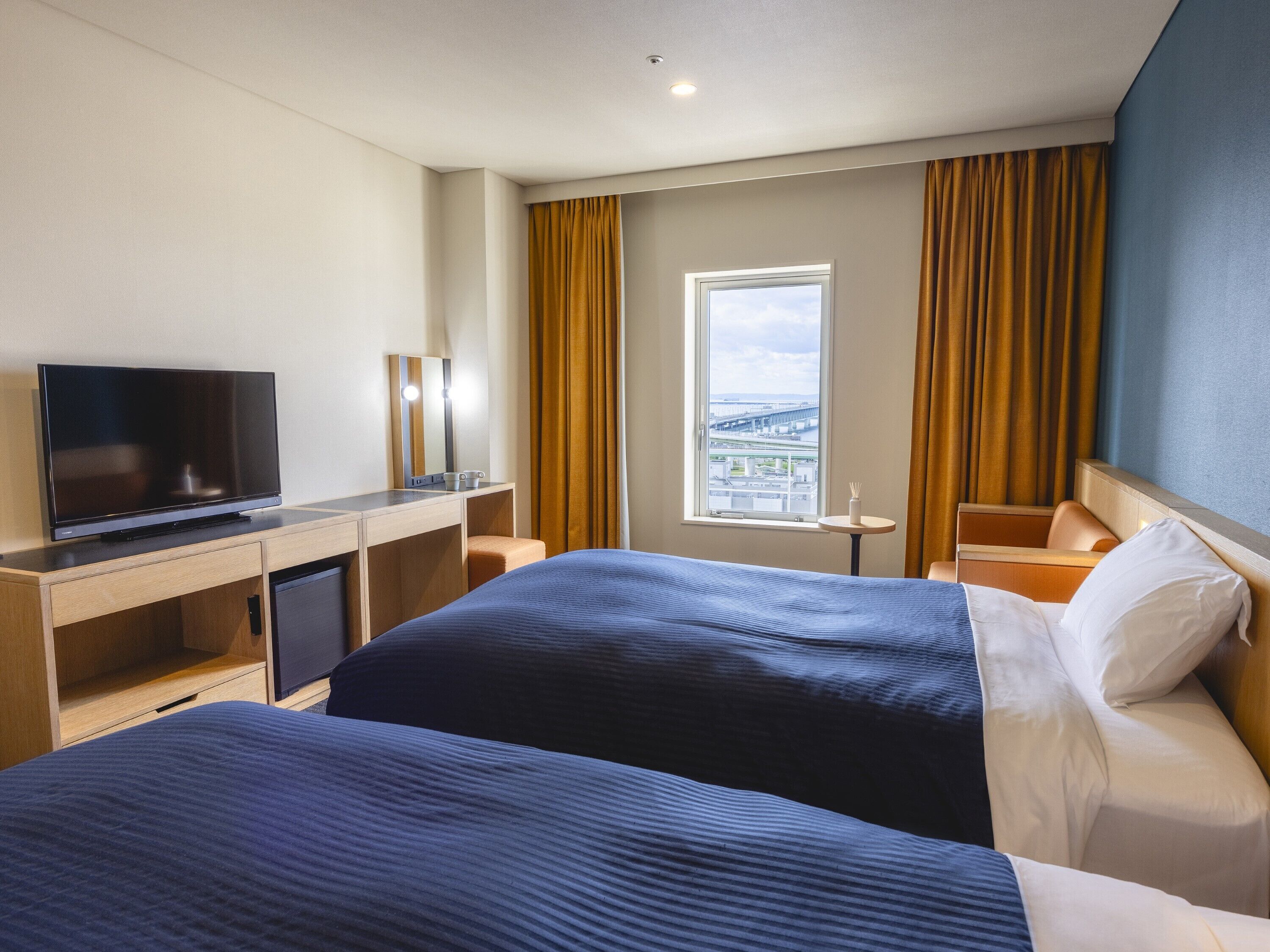 Zimmersafe, Schreibtisch, schallisolierte Zimmer, Bügeleisen/Bügelbrett