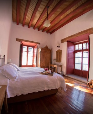 Standard Superior  | Desk, iron/ironing board, free WiFi - Hotel Posada La Basilica (Patzcuaro)