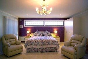 Standard Apartment, Non Smoking, Kitchen (TOM THUMB STUDIO SPA) | Premium bedding, free minibar items, iron/ironing board, free WiFi