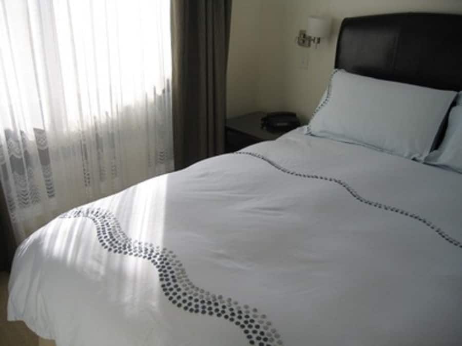 Premium bedding, free minibar items, iron/ironing board, free WiFi
