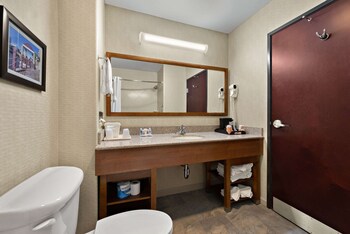 Desk, iron/ironing board, free WiFi, bed sheets at Comfort Inn & Suites Airport