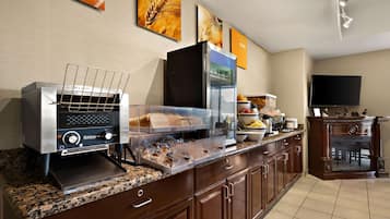 Desayuno continental gratuito y diario