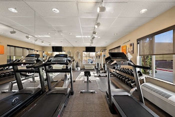 Fitness center at Comfort Inn & Suites Airport