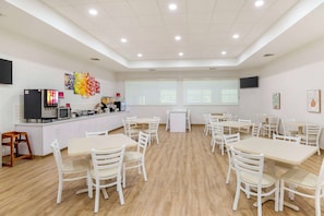 Desayuno continental gratuito y diario
