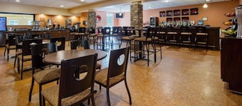 Crandon Inn and Suites