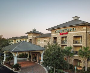 Front of property - Courtyard by Marriott Charleston Mount Pleasant (Mount Pleasant)