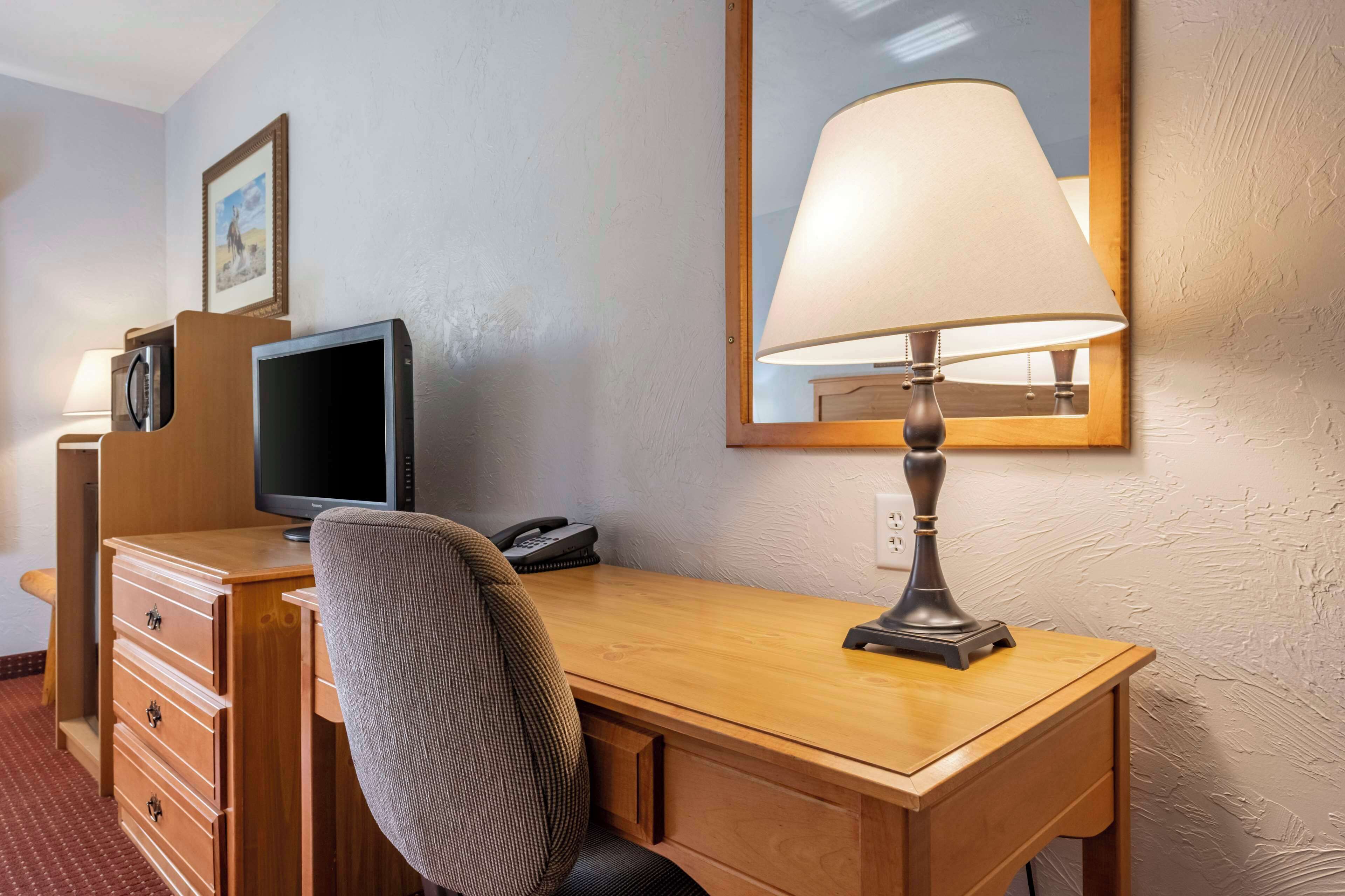 standard room, 1 king bed, non smoking, refrigerator & microwave | laptop workspace, iron/ironing board, free cots/infant beds, free wifi