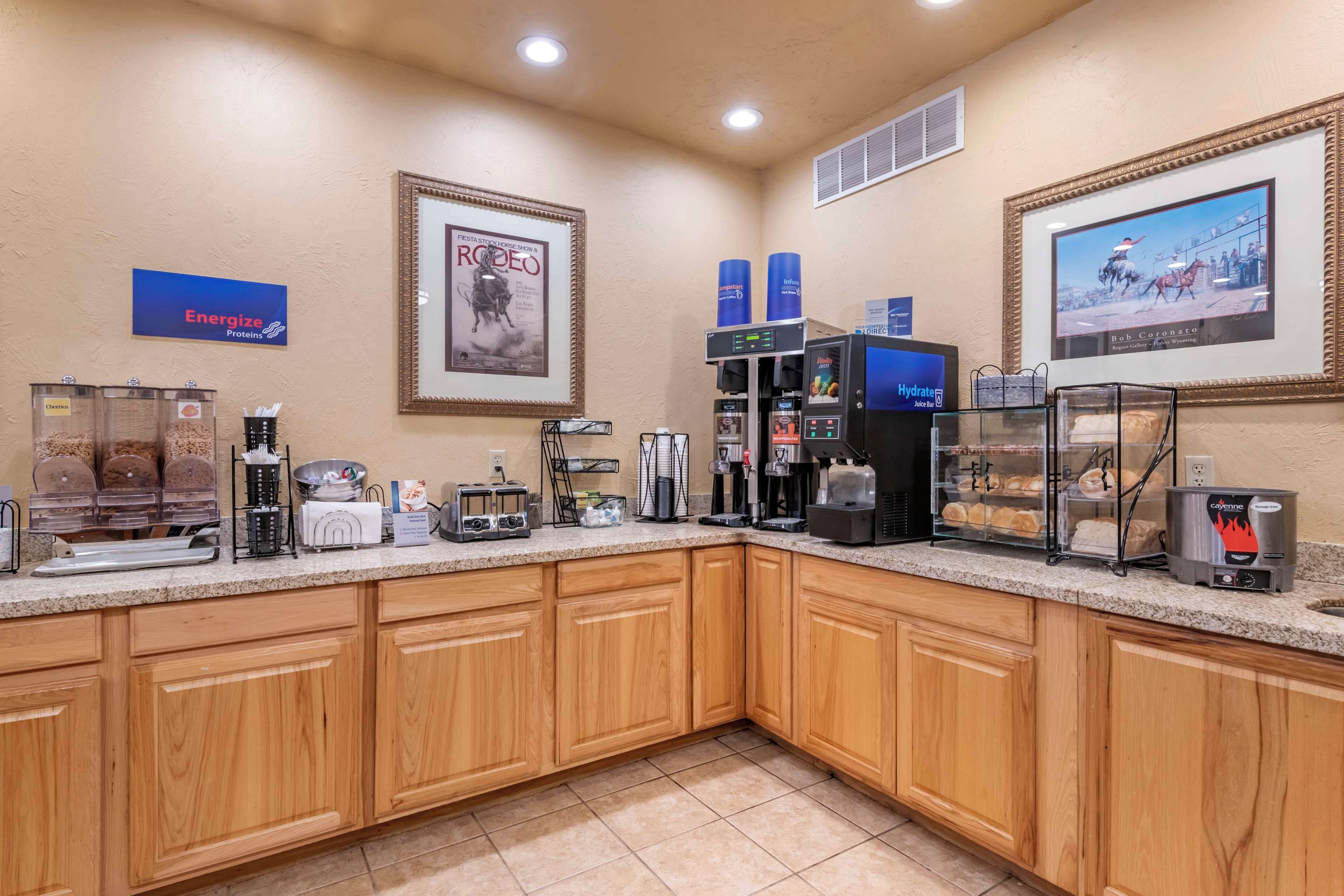 free daily continental breakfast