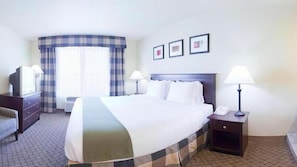 In-room safe, individually decorated, individually furnished, desk - Holiday Inn Express Hotel & Suites El Dorado, Kansas by IHG (El Dorado)