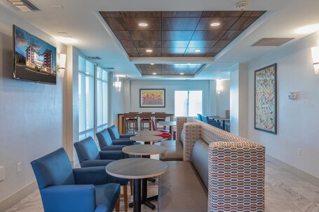 Holiday Inn Express Suites Asheville Downtown, an IHG Hotel - Image 38
