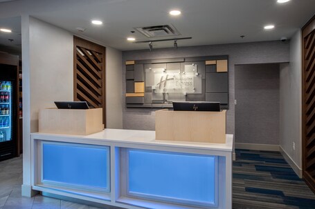 Holiday Inn Express Suites Asheville Downtown, an IHG Hotel - Image 5
