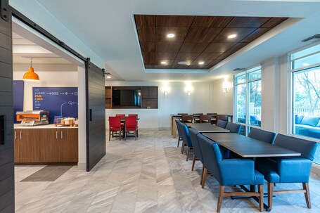Holiday Inn Express Suites Asheville Downtown, an IHG Hotel - Image 35