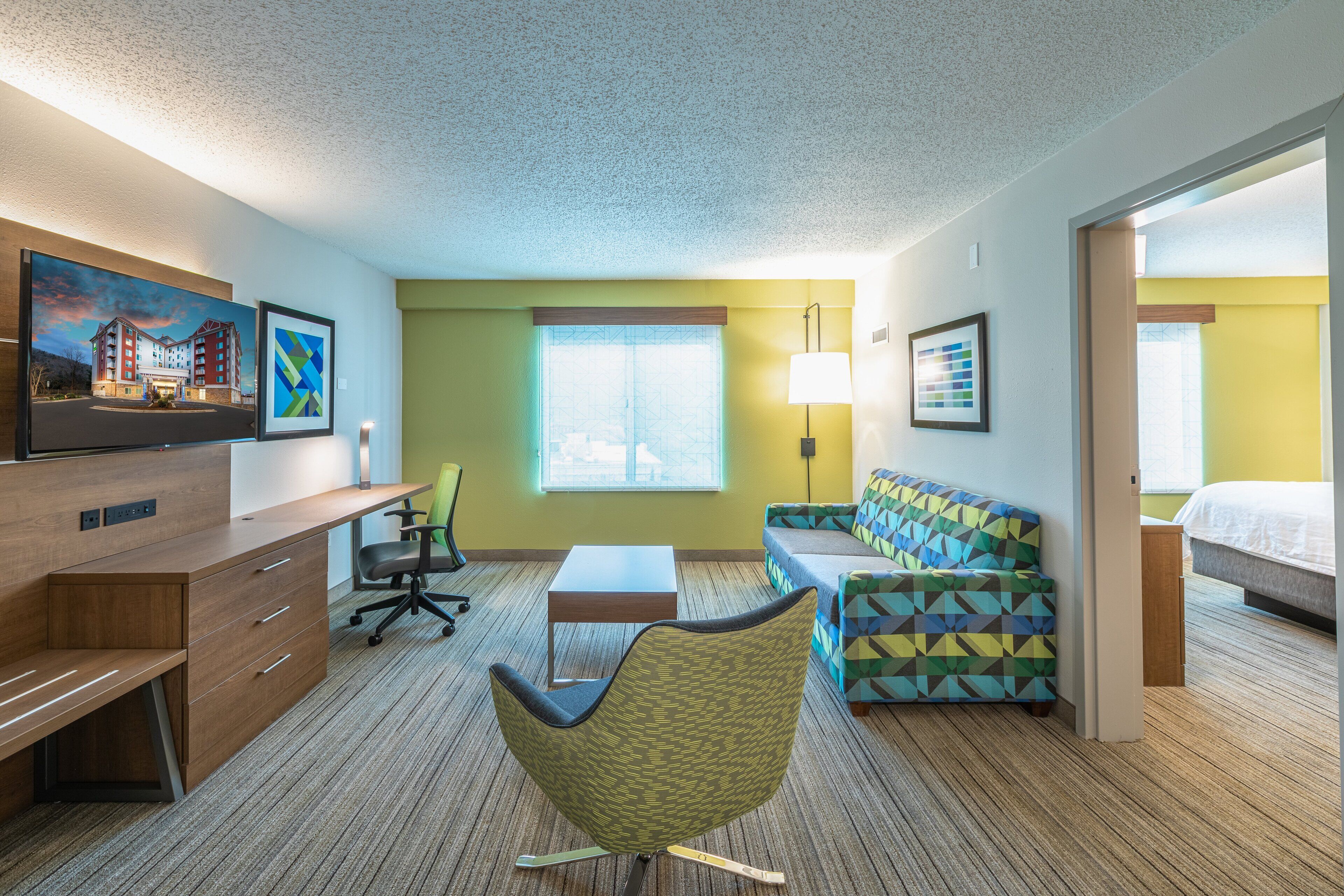 suite, 1 king bed | in-room safe, desk, laptop workspace, soundproofing