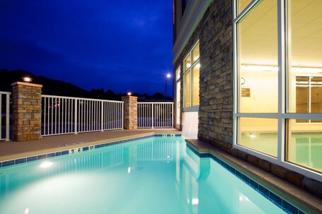 Holiday Inn Express Suites Asheville Downtown, an IHG Hotel - Image 1