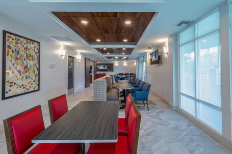 Holiday Inn Express Suites Asheville Downtown, an IHG Hotel - Image 36