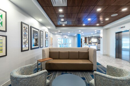 Holiday Inn Express Suites Asheville Downtown, an IHG Hotel - Image 3