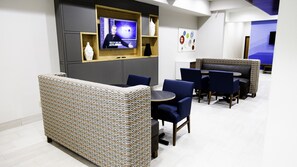 Free on-the-go breakfast 