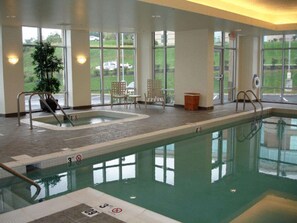 Indoor pool - Hampton Inn & Suites Pittsburgh-Meadow Lands (Washington)