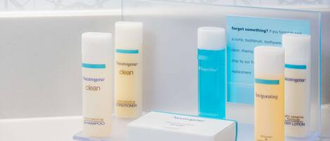 Een overzicht van Neutrogena producten, waaronder shampoo, conditioner, mondwater en bodylotion.