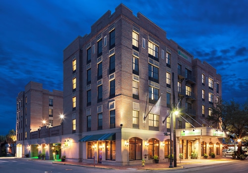 Holiday Inn Savannah Historic District by IHG