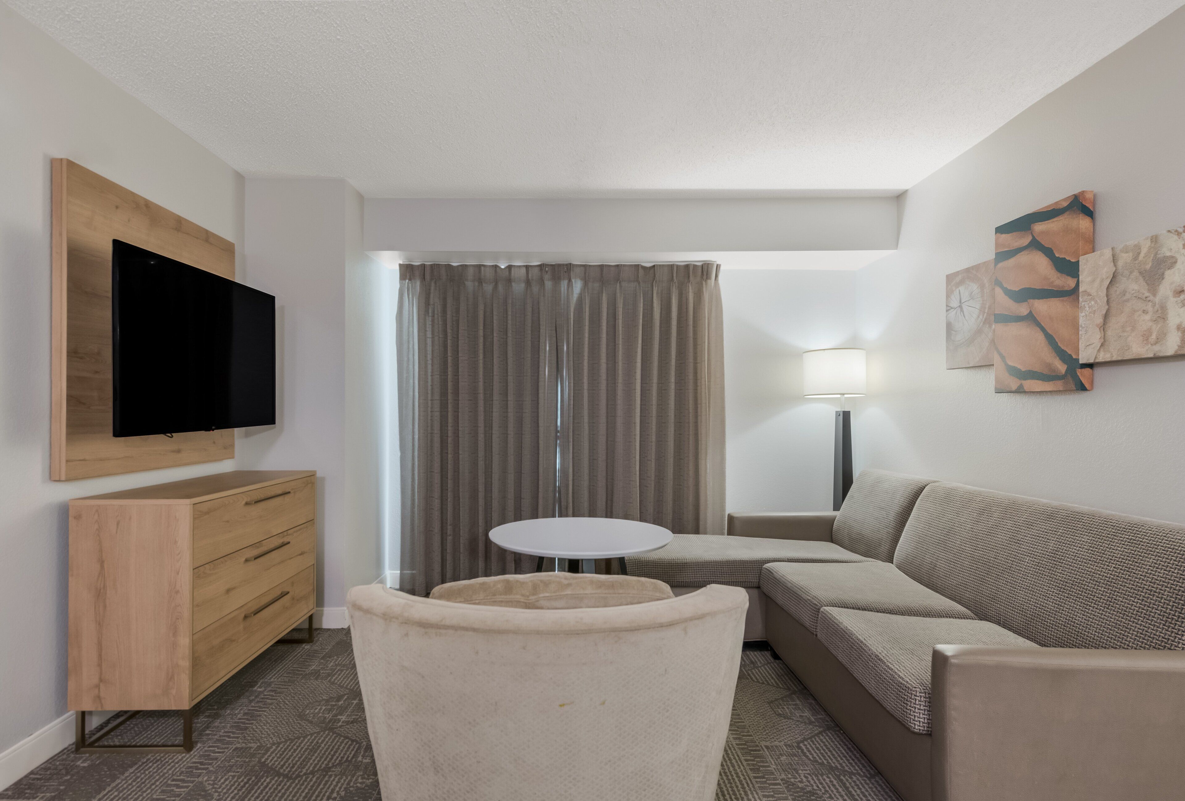 suite, 2 bedrooms, accessible, kitchen (2 bathrooms) | desk, soundproofing, iron/ironing board, free cots/infant beds