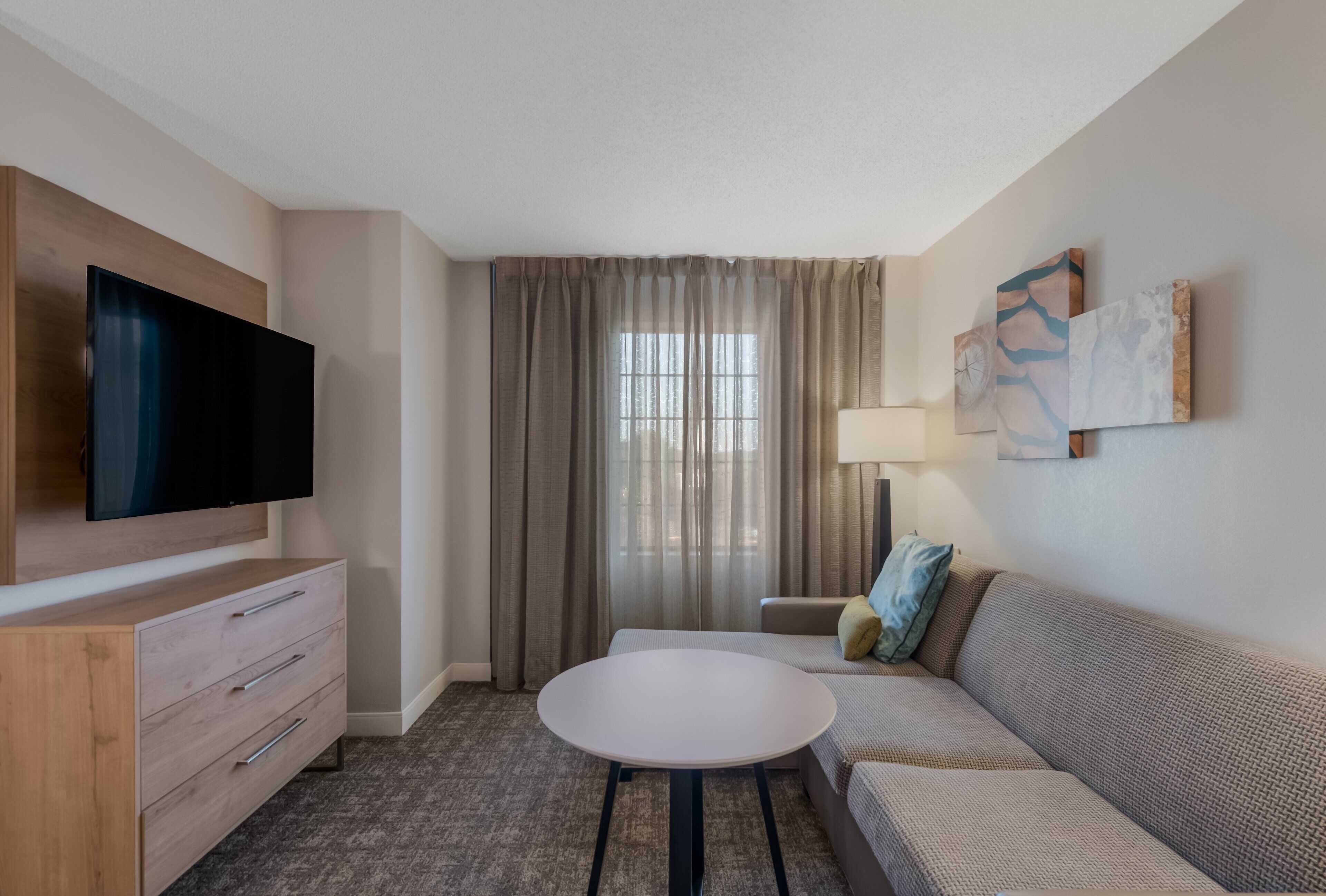 suite, 1 bedroom, kitchen | desk, soundproofing, iron/ironing board, free cots/infant beds
