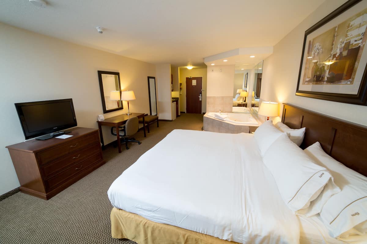 Standard Room, 1 King Bed, Accessible, Jetted Tub | Pillowtop beds, desk, laptop workspace, iron/ironing board