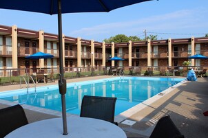 Seasonal outdoor pool