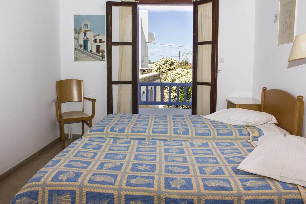 Triple Room, Sea View | In-room safe, WiFi (free), bed sheets