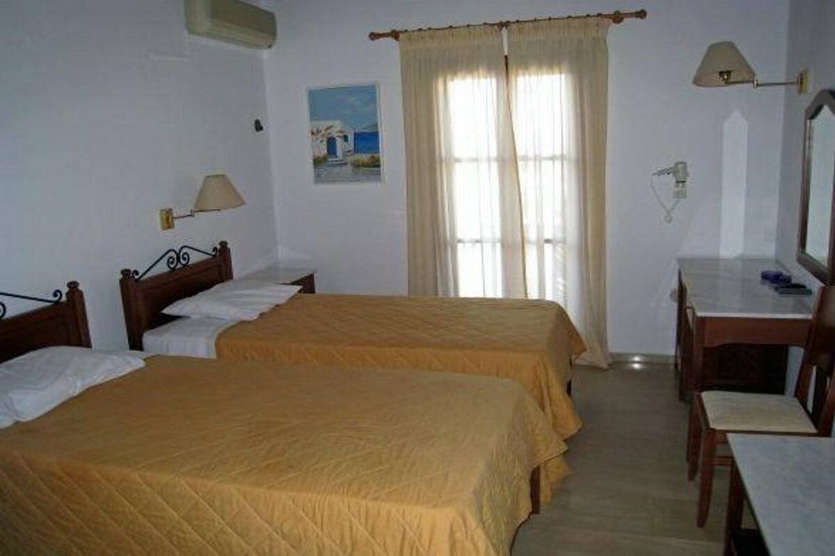 Double or Twin Room, Sea View | In-room safe, WiFi (free), bed sheets
