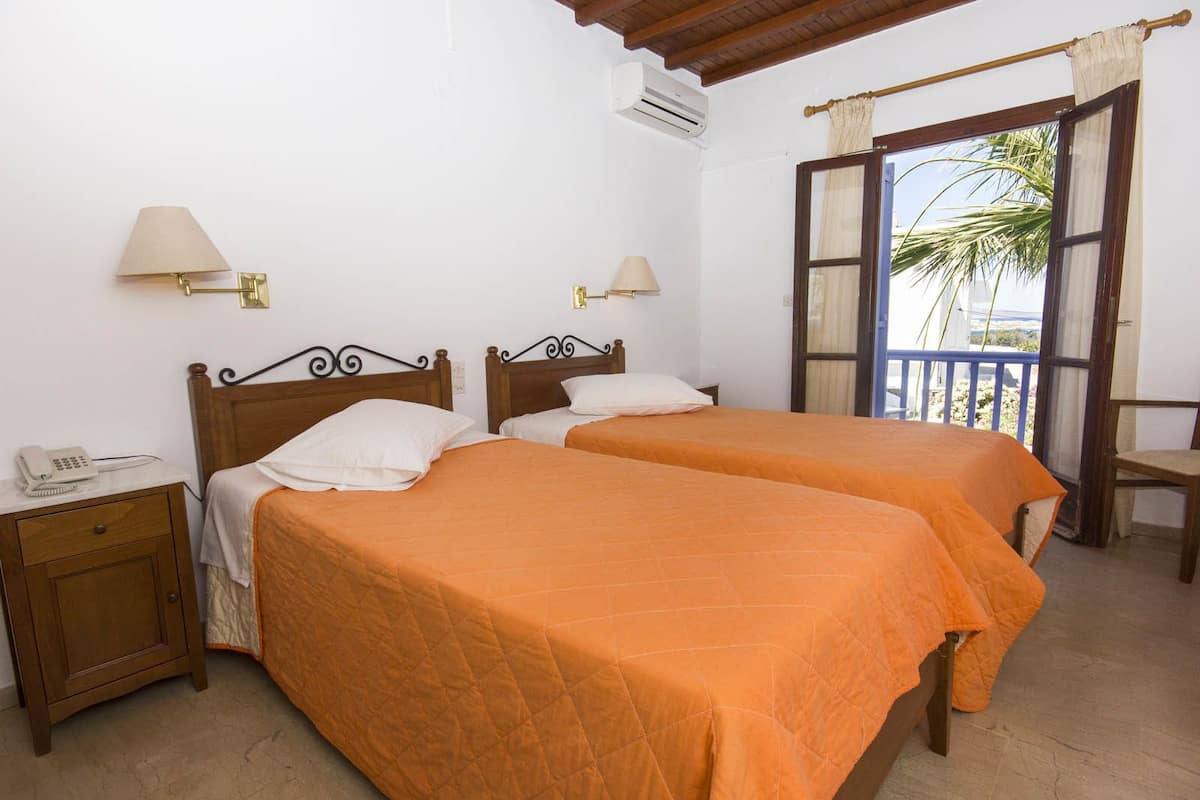 Basic Double Room, 1 Double or 2 Twin Beds | In-room safe, free WiFi, bed sheets
