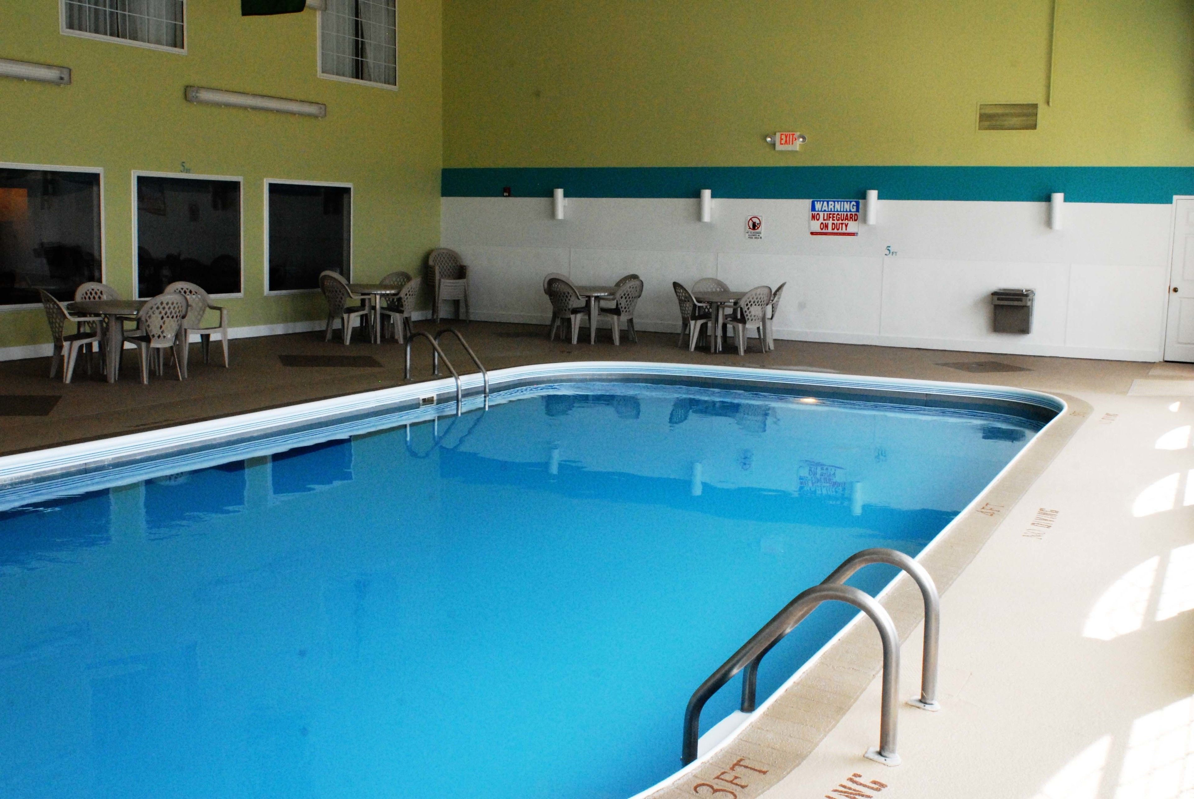 indoor pool, open 9:00 am to 10:00 pm, pool loungers