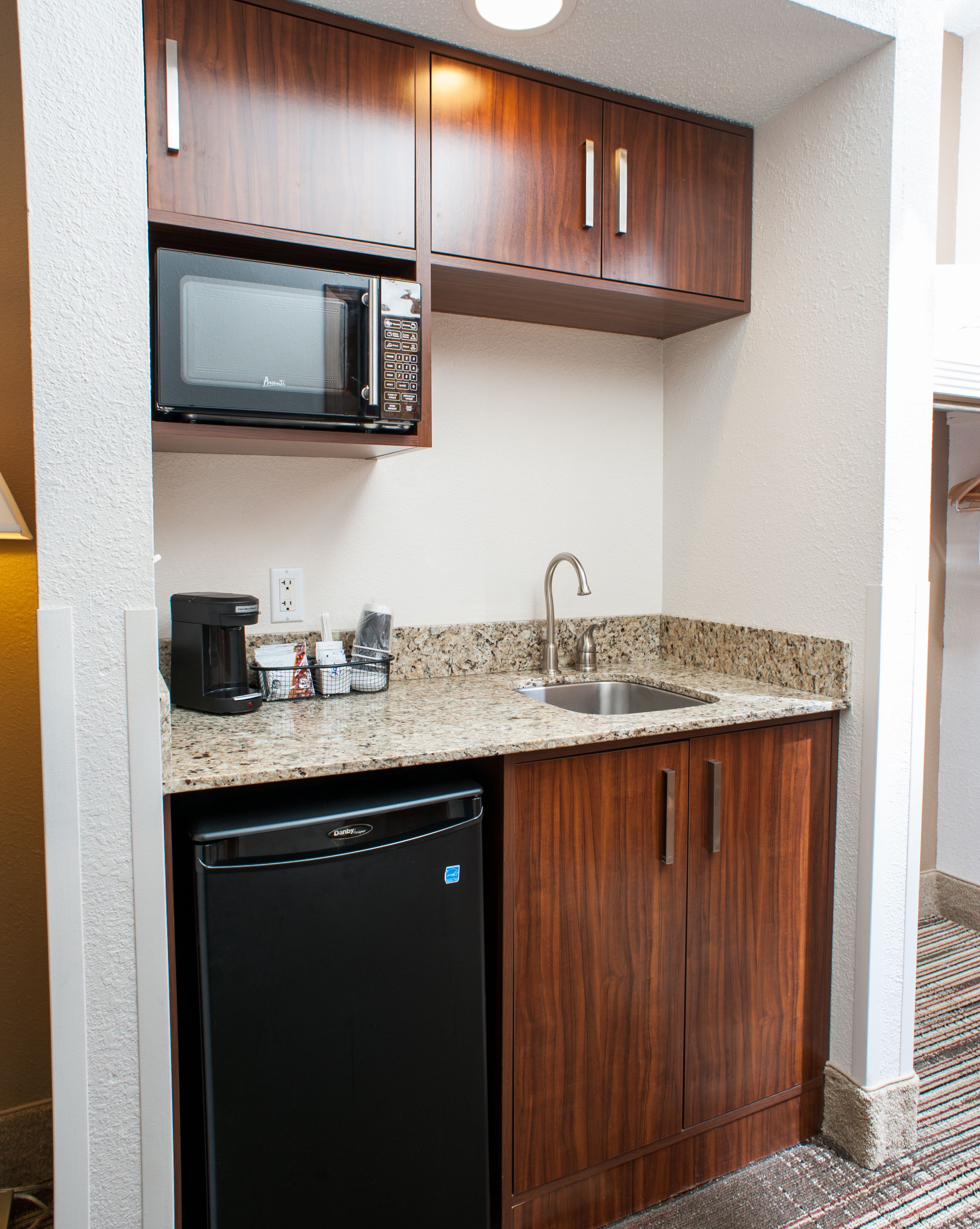 1 bedroom, premium bedding, pillow-top beds, desk